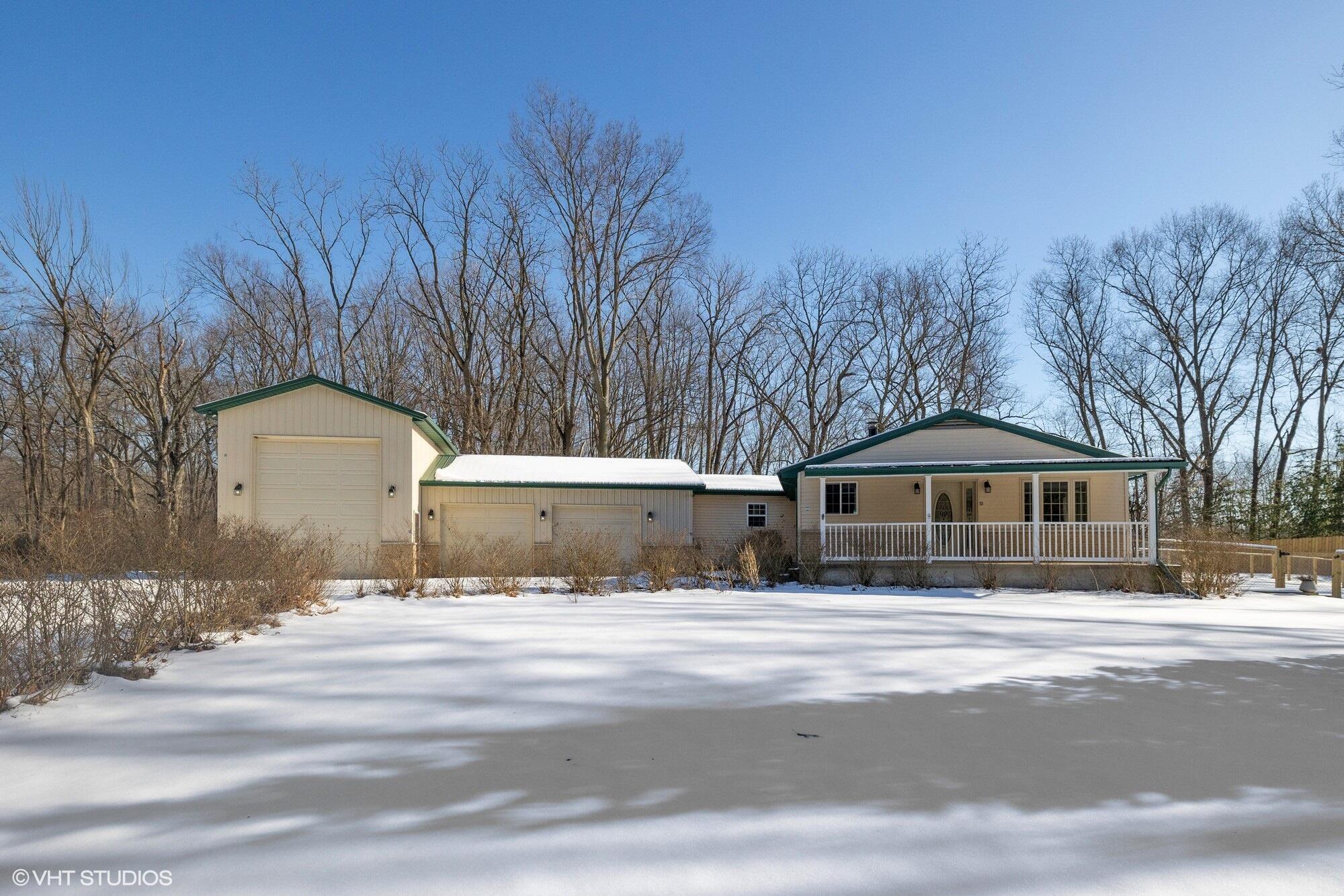 9450 Community Hall Road Union Pier, MI 49129 - Photo 29 of 34 24_9450CommunityHall_57_FrontView_MRED_2