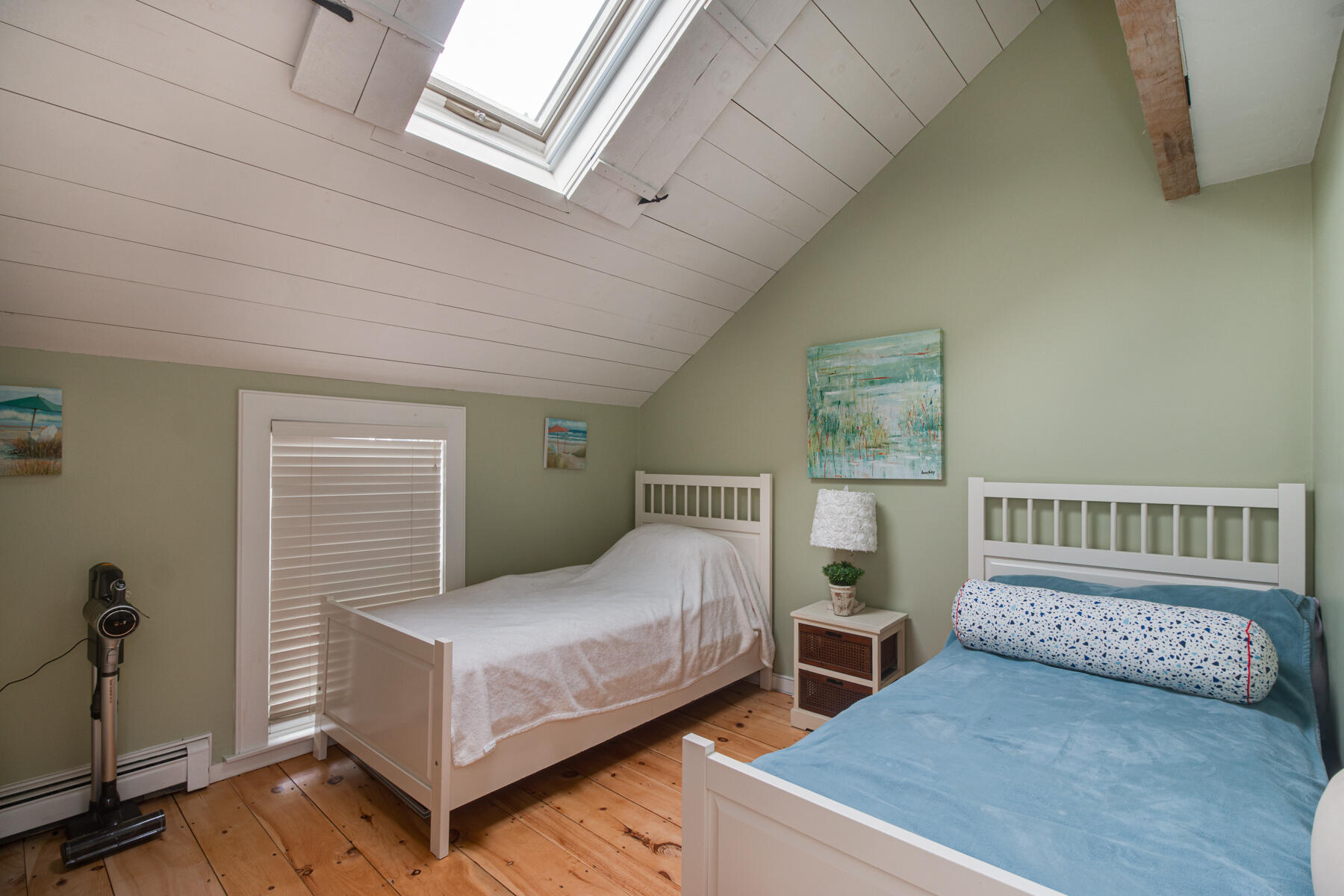 15 Brant Rock Road, Unit 765 Mashpee, MA 02649 - Photo 8 of 17 a bedroom with a bed and a window