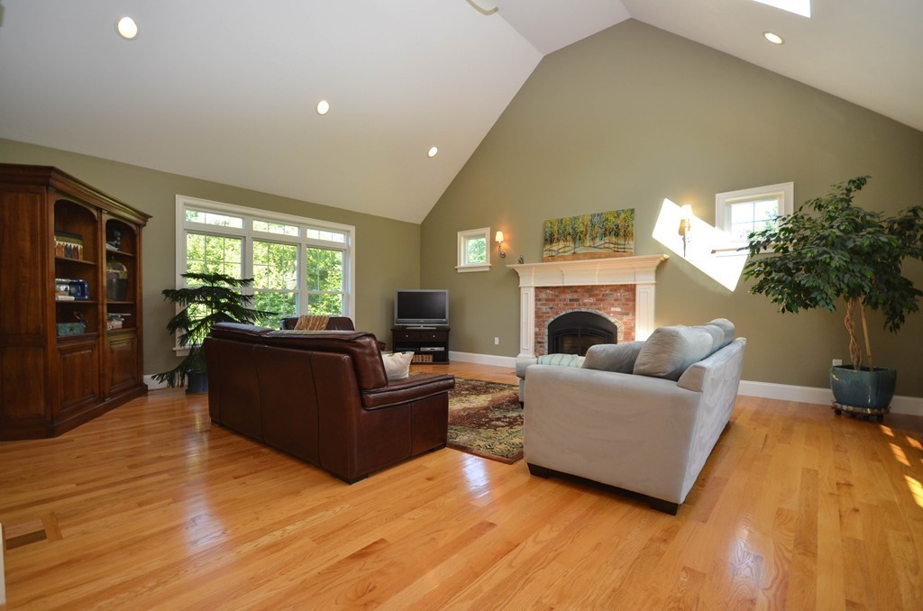 87 Uxbridge Road Sutton, MA 01590 - Photo 11 of 29
