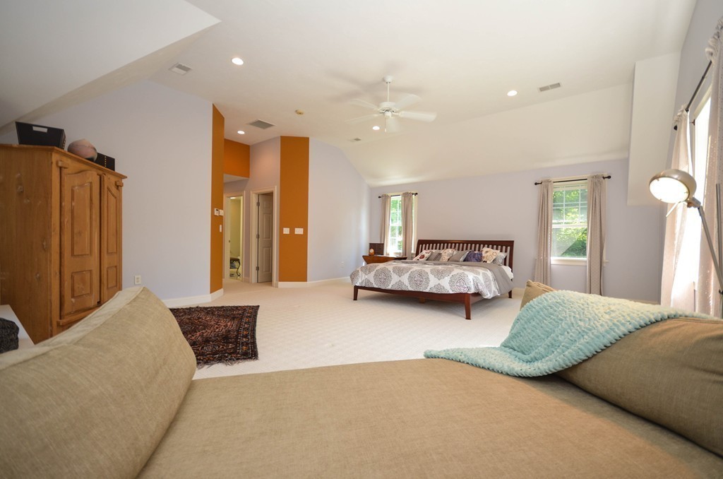 87 Uxbridge Road Sutton, MA 01590 - Photo 21 of 29
