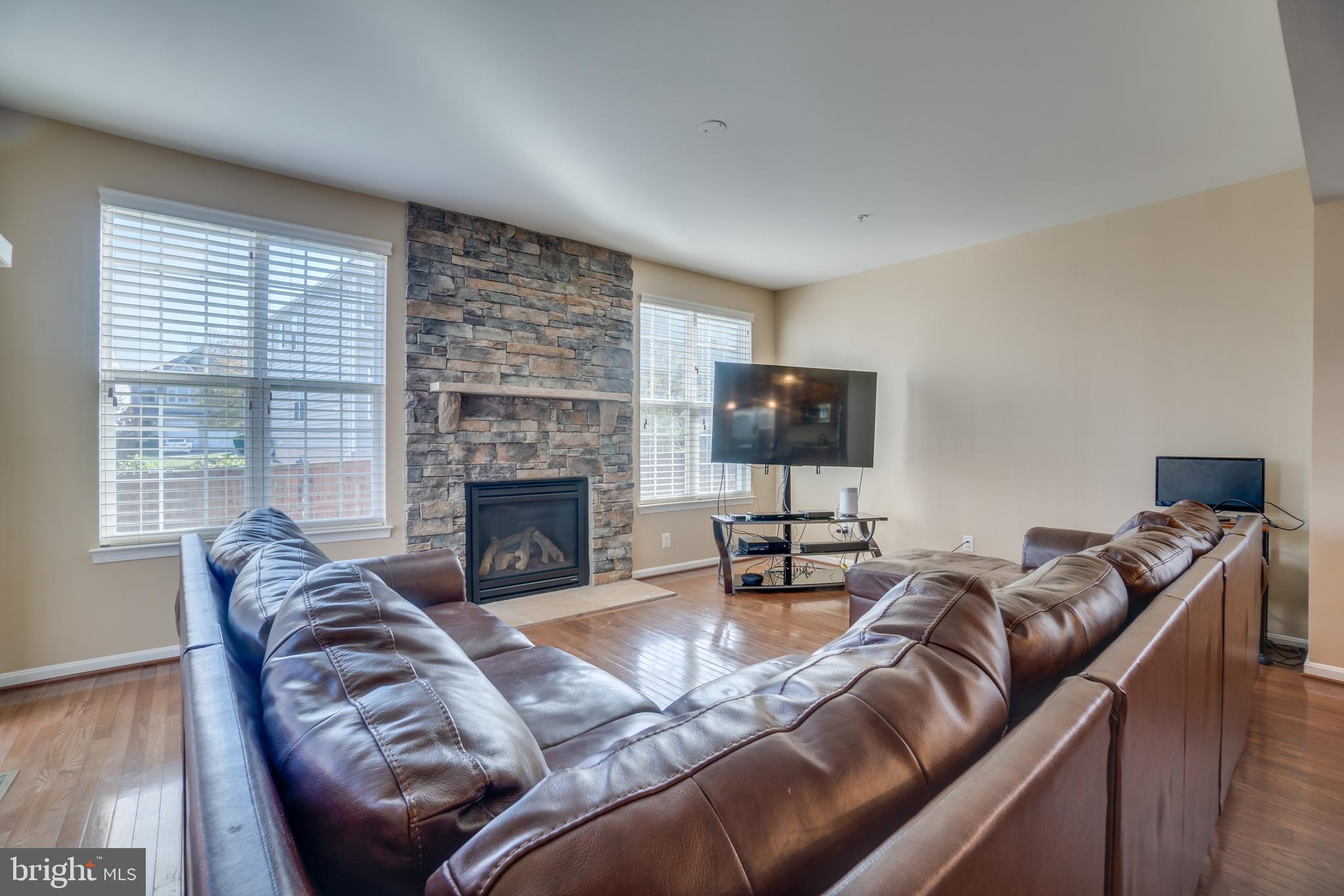 3456 Eagle Ridge Drive Woodbridge, VA 22191 - Photo 10 of 44 Living Room