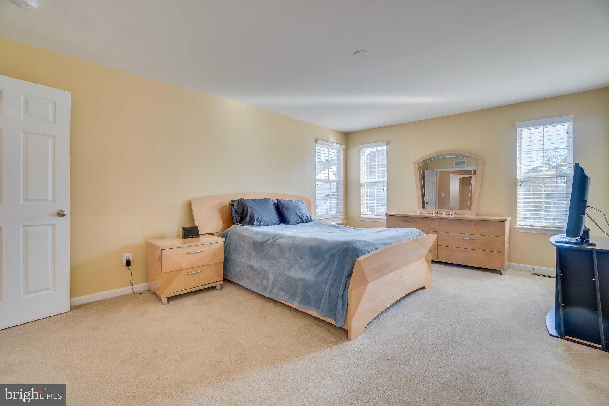 3456 Eagle Ridge Drive Woodbridge, VA 22191 - Photo 19 of 44 Plenty of Windows Offering Tons of Natural Light