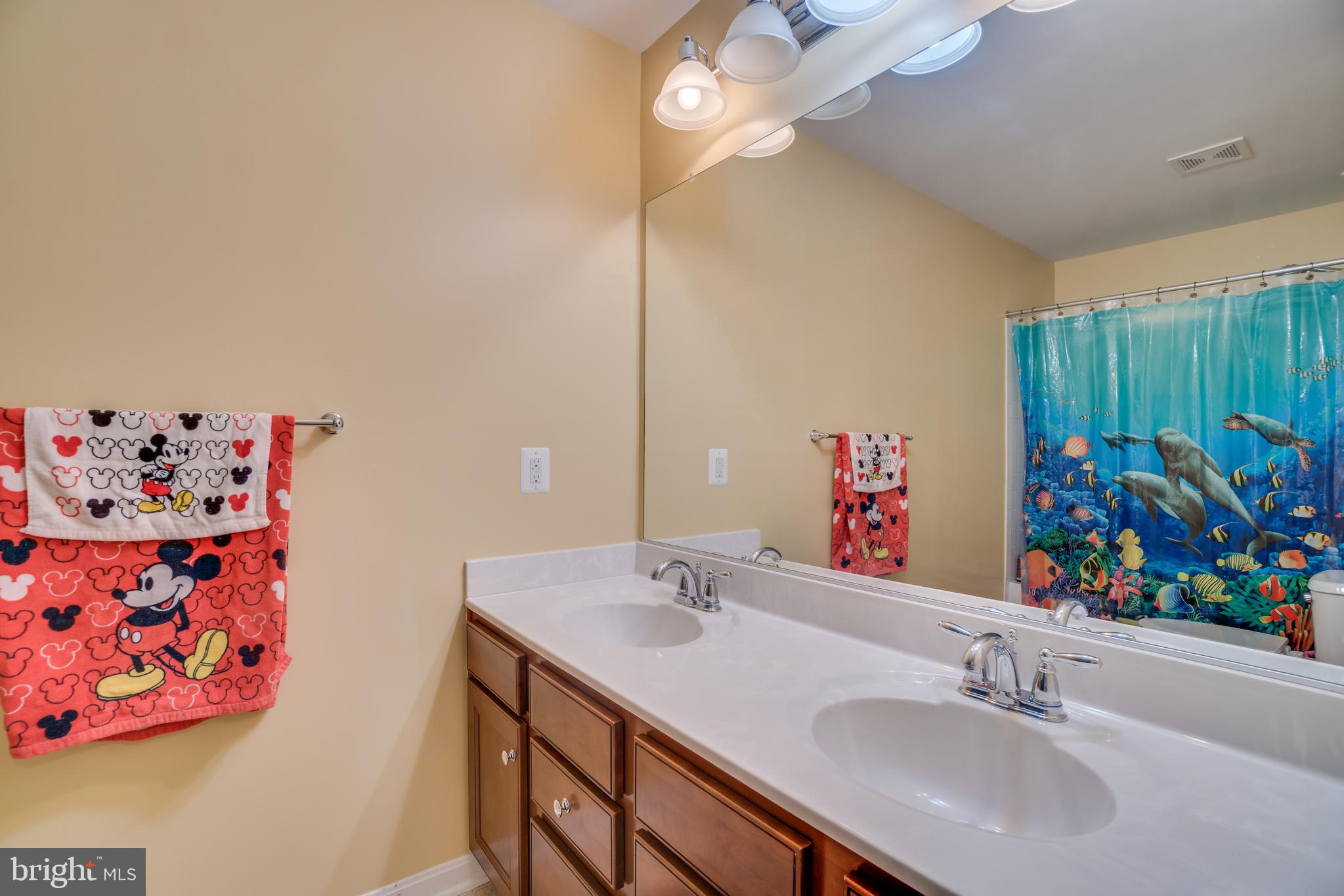 3456 Eagle Ridge Drive Woodbridge, VA 22191 - Photo 29 of 44 Top Level Bathroom