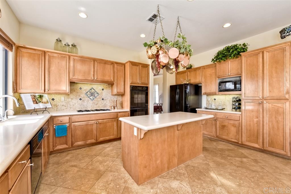 3111 Knottwood Way Fallbrook, CA 92028 - Photo 10 of 25