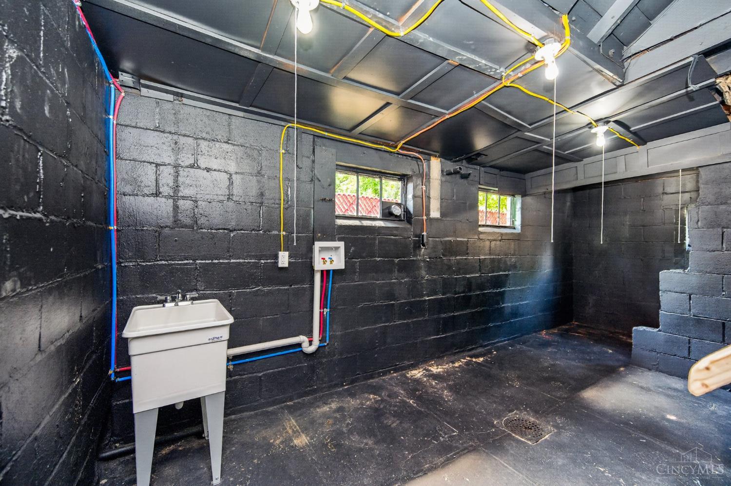 8812 Pine Road Cincinnati, OH 45242 - Photo 44 of 61
