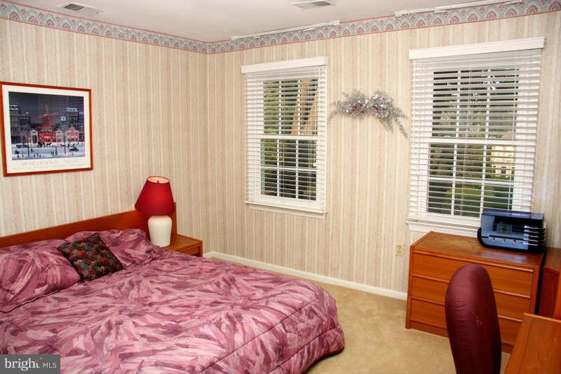5263 Lewisham Road Fairfax, VA 22030 - Photo 10 of 26 Bedroom