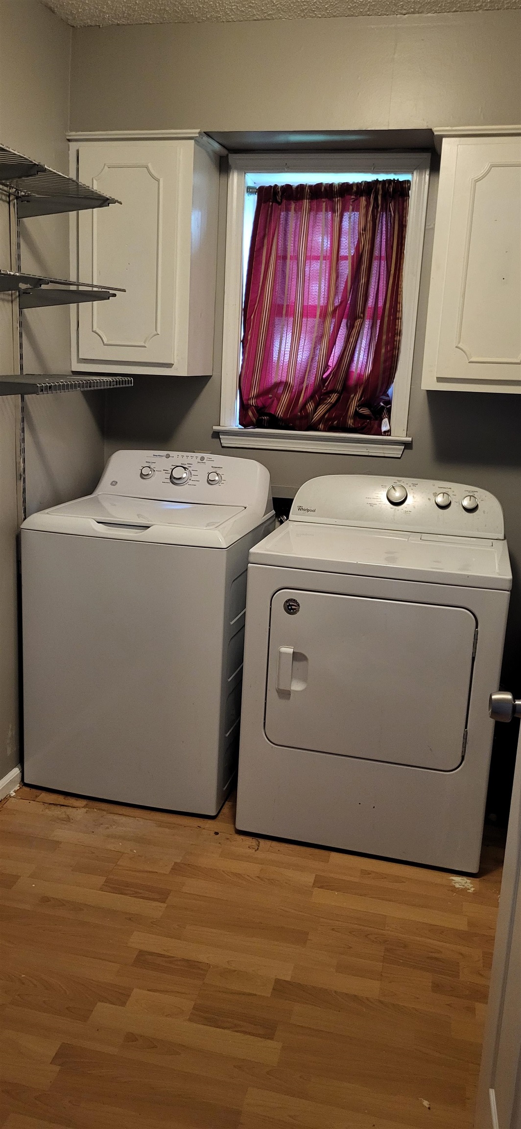 4567 Crump Road Memphis, TN 38141 - Photo 17 of 28 a utility room with dryer and washer