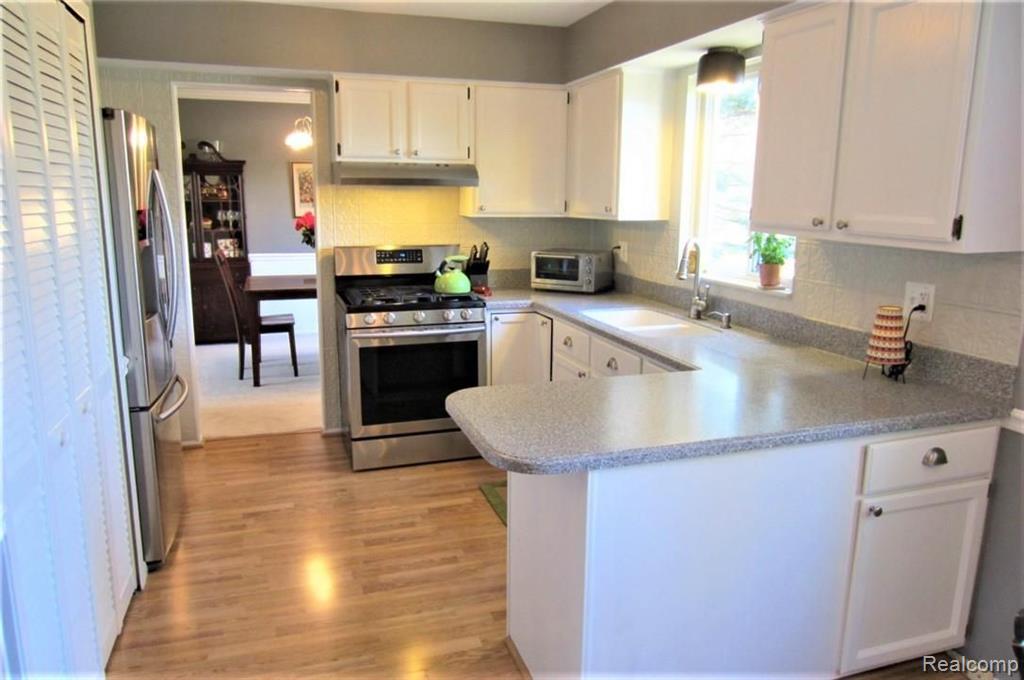 1671 Dennett Lane Rochester Hills, MI 48307 - Photo 5 of 23