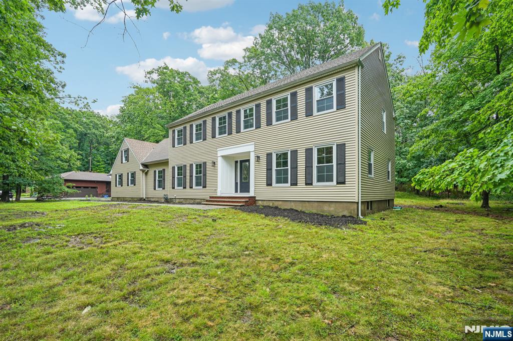 12 Apache Road Wayne, NJ 07470 - Photo 1 of 47