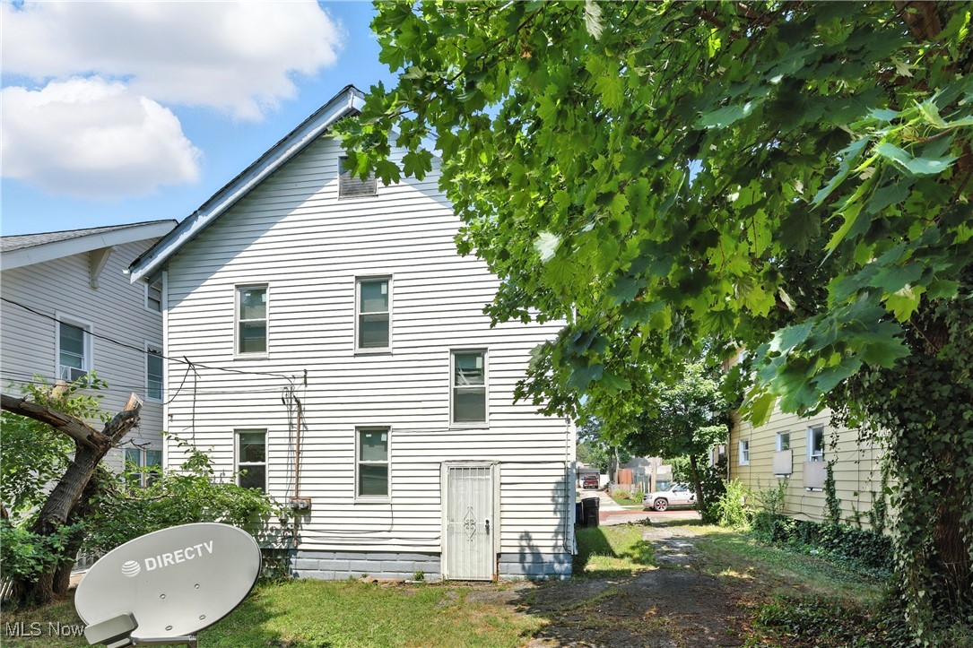 1774 Urbana Road Cleveland, OH 44112 - Photo 34 of 41 Rear view of property