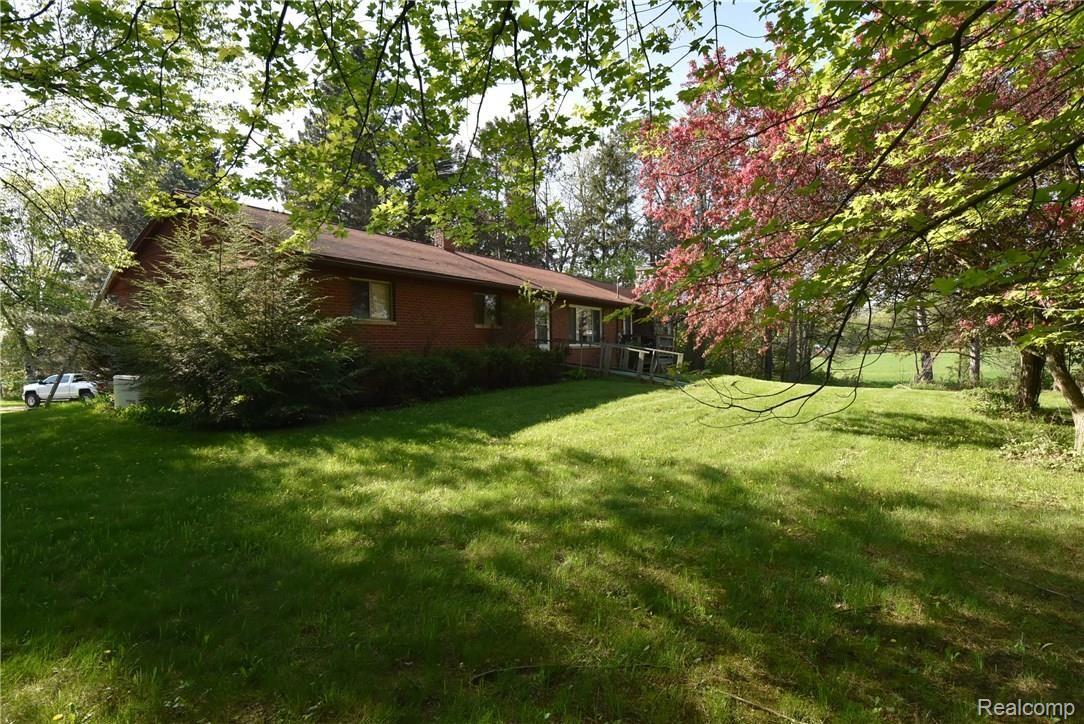 7196 Washburn Road Goodrich, MI 48438 - Photo 2 of 89 DSC_5136 (1).JPG