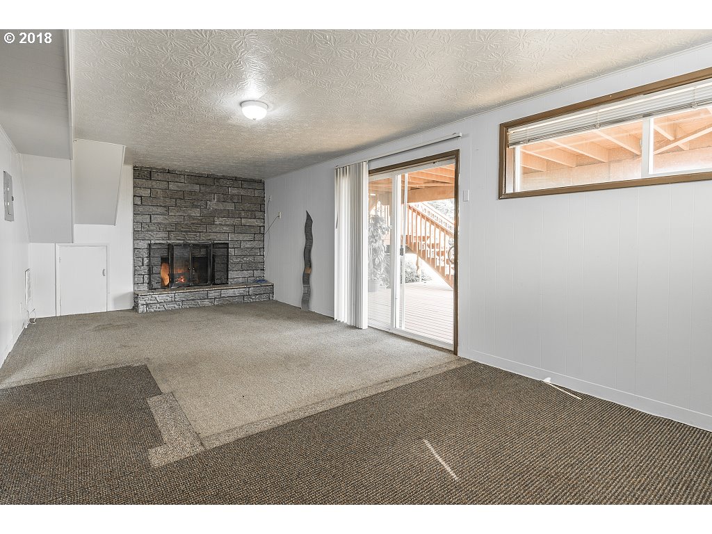 17560 Kirkwood Road Gladstone, OR 97027 - Photo 21 of 31 Bonus Room