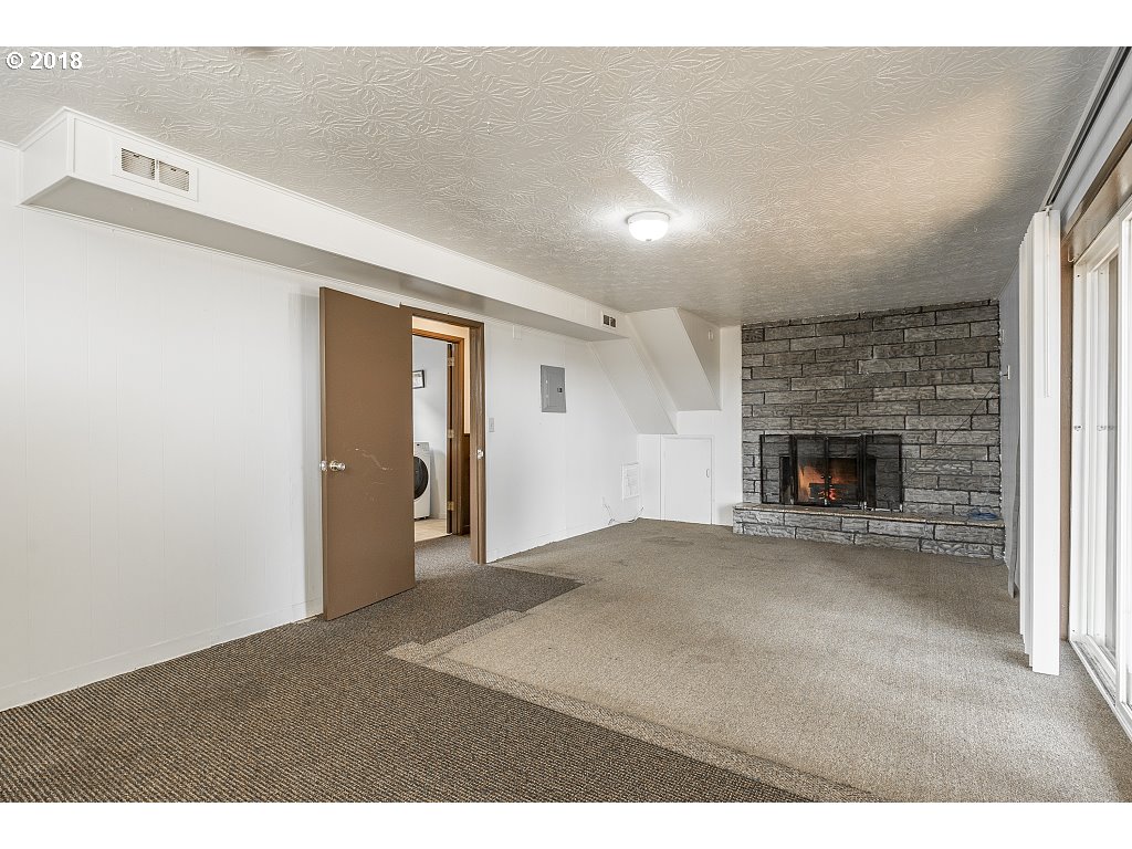 17560 Kirkwood Road Gladstone, OR 97027 - Photo 22 of 31 Bonus Room