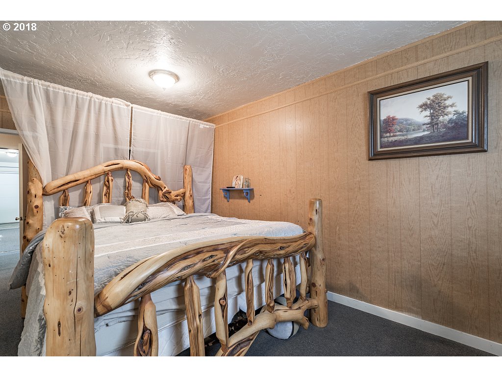 17560 Kirkwood Road Gladstone, OR 97027 - Photo 24 of 31 Gallery Image 24
