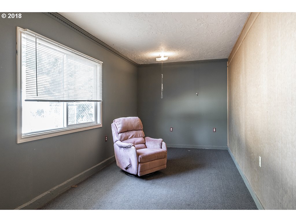 17560 Kirkwood Road Gladstone, OR 97027 - Photo 26 of 31 Gallery Image 26