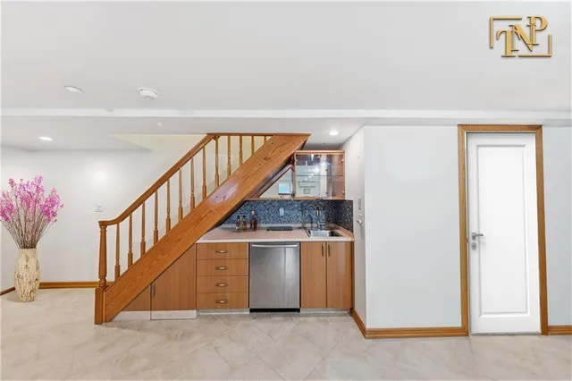 a view of entryway and hall