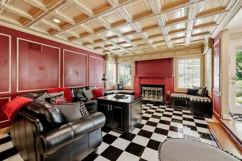 $699,999 | 1809 Southpark Drive, Arlington, TX 76013