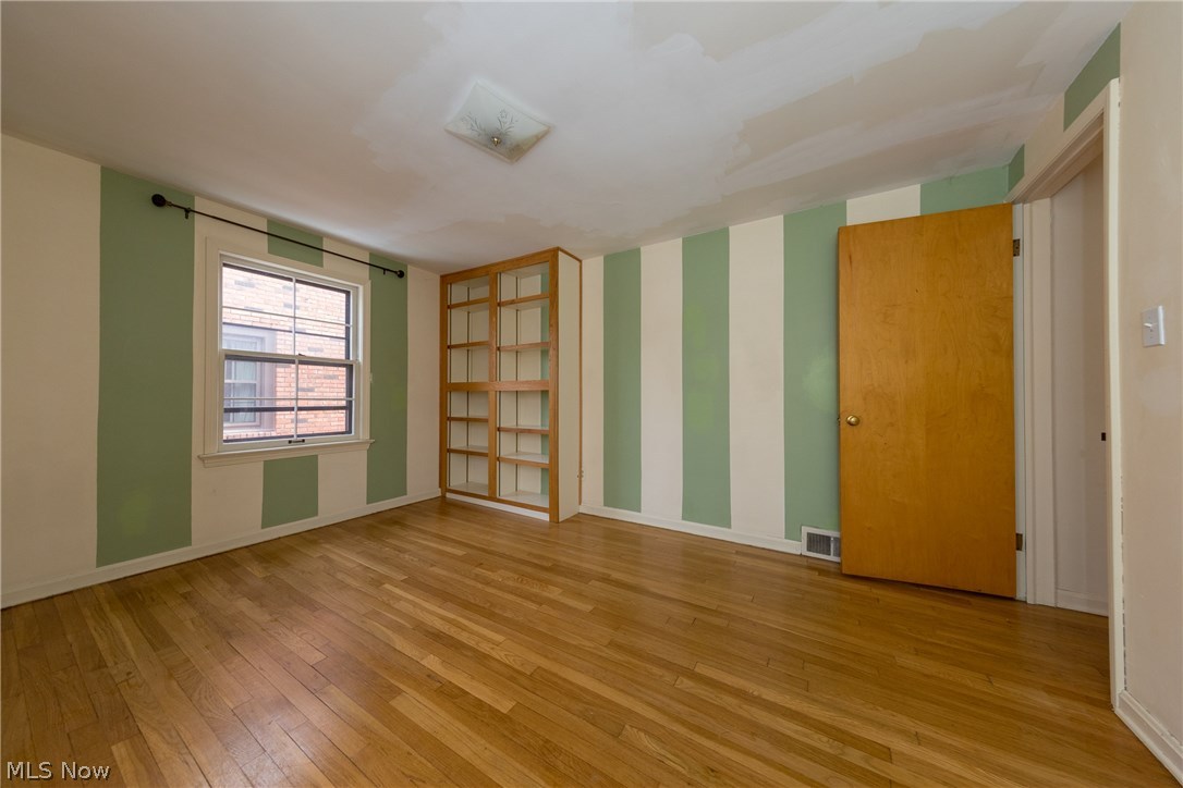 2369 Charney Road Cleveland, OH 44118 - Photo 19 of 33