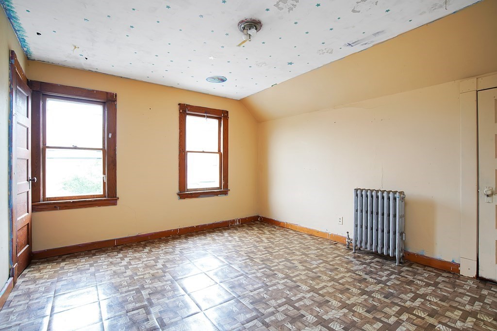 54 Lester Street Springfield, MA 01108 - Photo 17 of 34