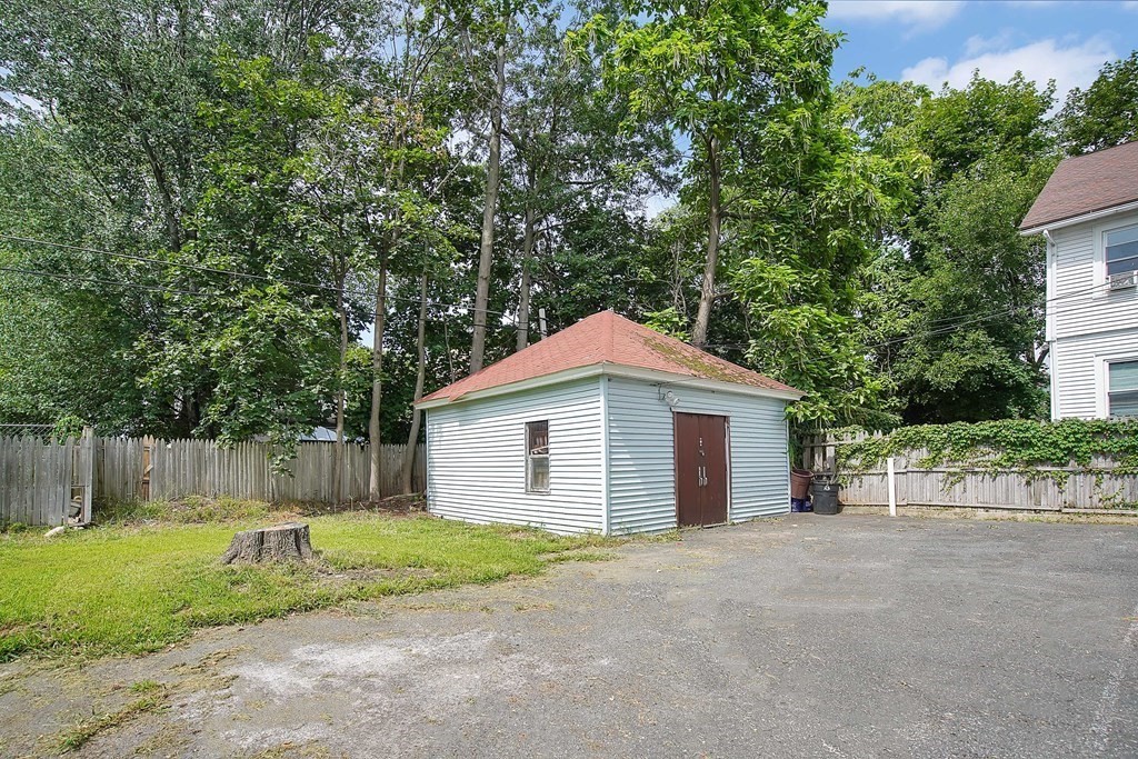 54 Lester Street Springfield, MA 01108 - Photo 29 of 34