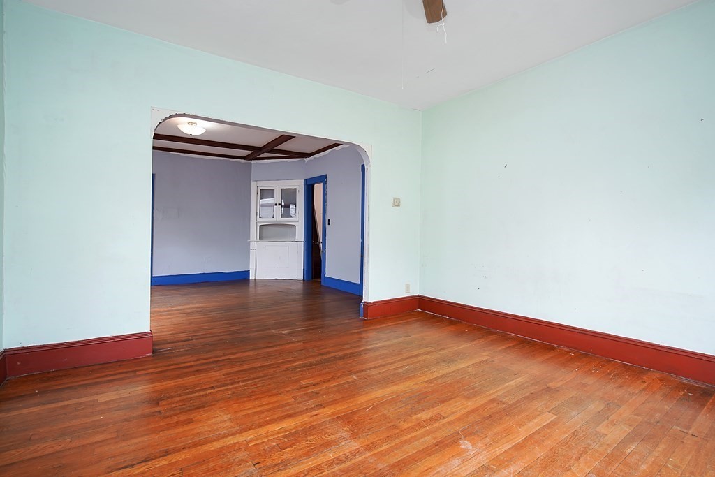 54 Lester Street Springfield, MA 01108 - Photo 3 of 34