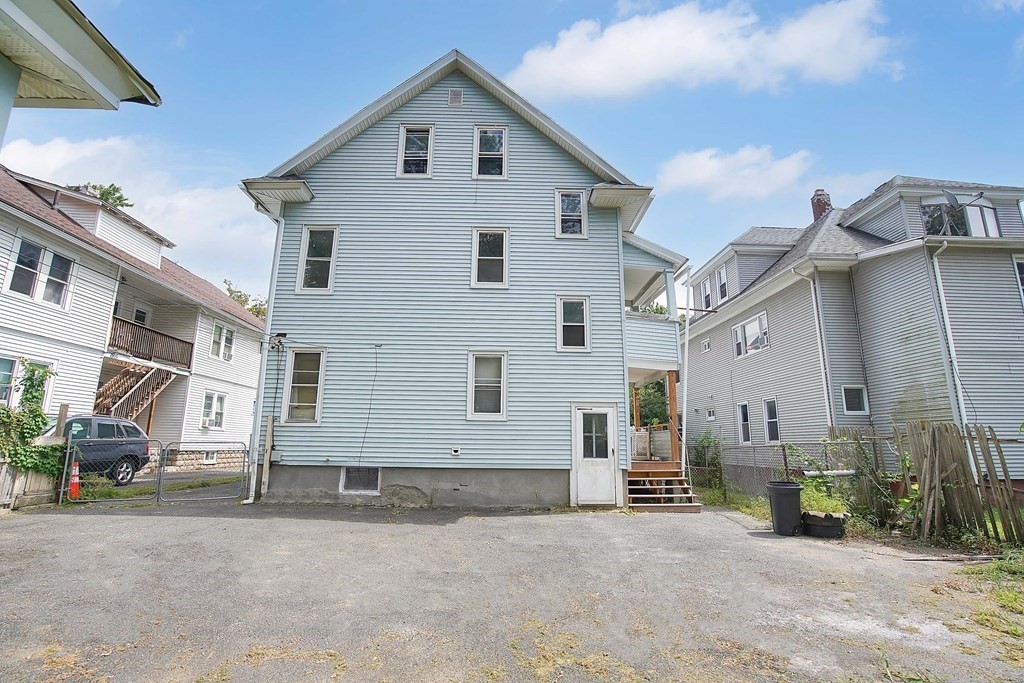54 Lester Street Springfield, MA 01108 - Photo 31 of 34