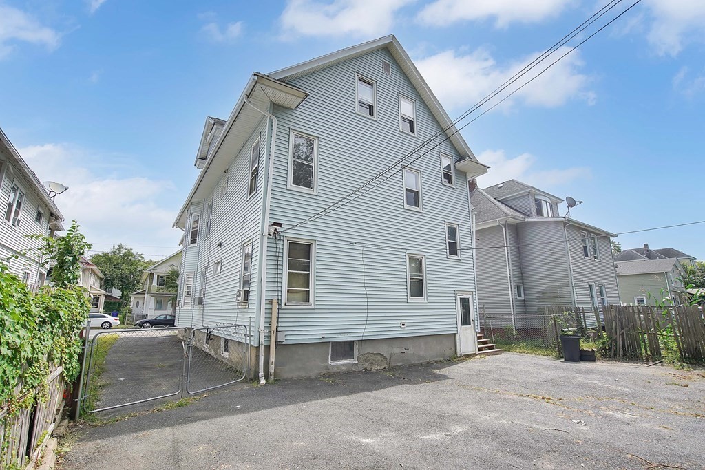 54 Lester Street Springfield, MA 01108 - Photo 32 of 34