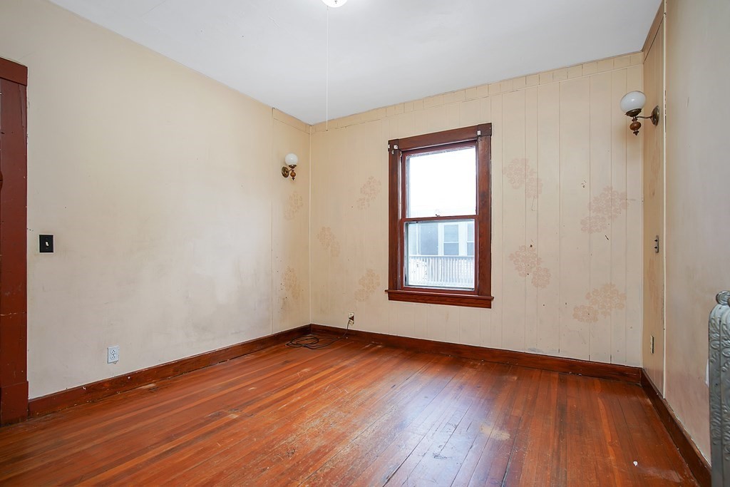 54 Lester Street Springfield, MA 01108 - Photo 9 of 34