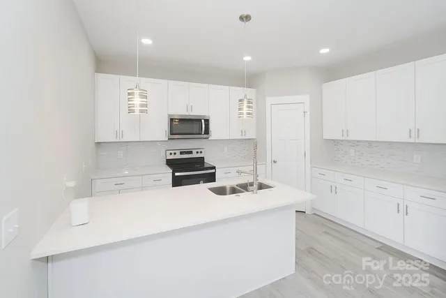 $2,500 | 3806 Freedom Drive, Charlotte, NC 28208