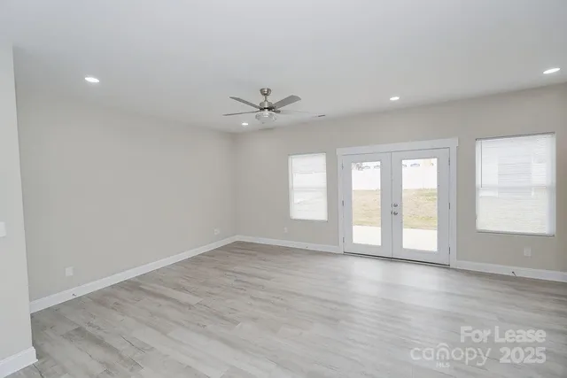 $2,500 | 3806 Freedom Drive, Charlotte, NC 28208