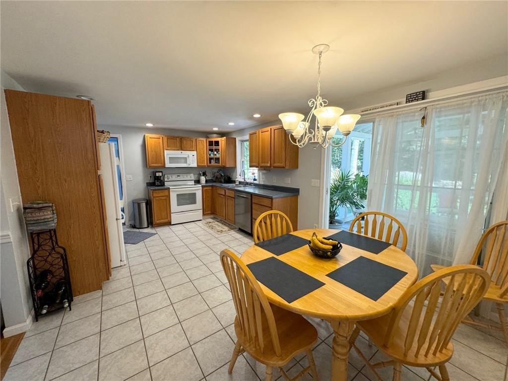 8 Healey Brook Drive Charlestown, RI 02813 - Photo 4 of 17