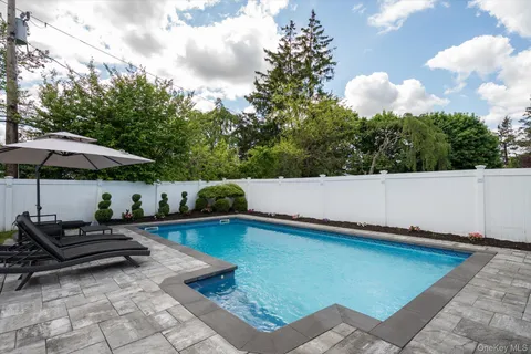$1,285,000 | 10 Jeremy Avenue, Plainview, NY 11803
