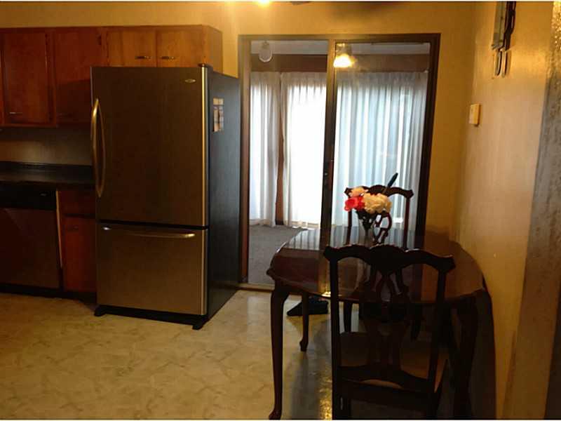 1727 Hollyrood Road Baldwin, PA 15227 - Photo 3 of 17 Kitchen.