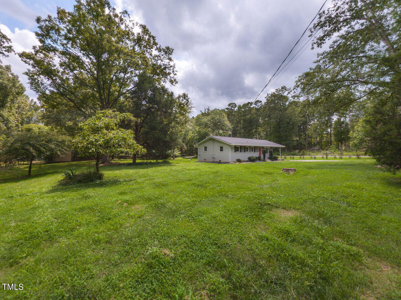 809 Lakeview Road Durham, NC 27712 - Photo 31 of 49 011-1280x960-front-yard