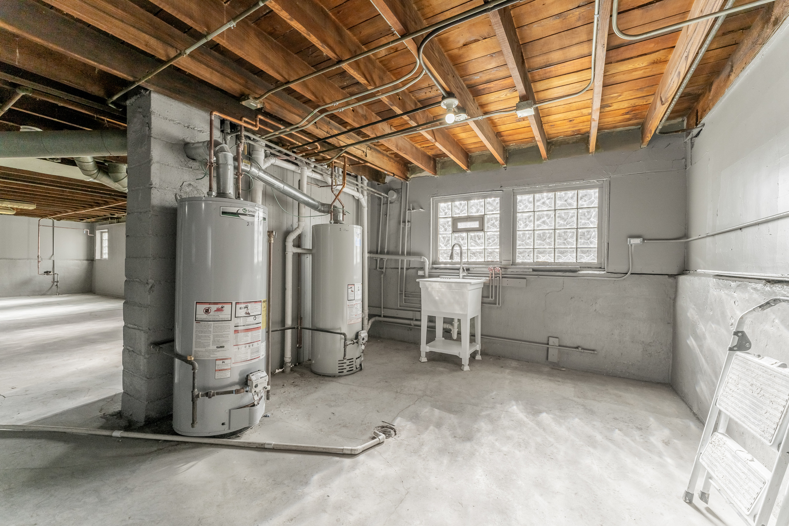 1035 South Ridgeland Avenue Oak Park, IL 60304 - Photo 28 of 33 a view of entryway