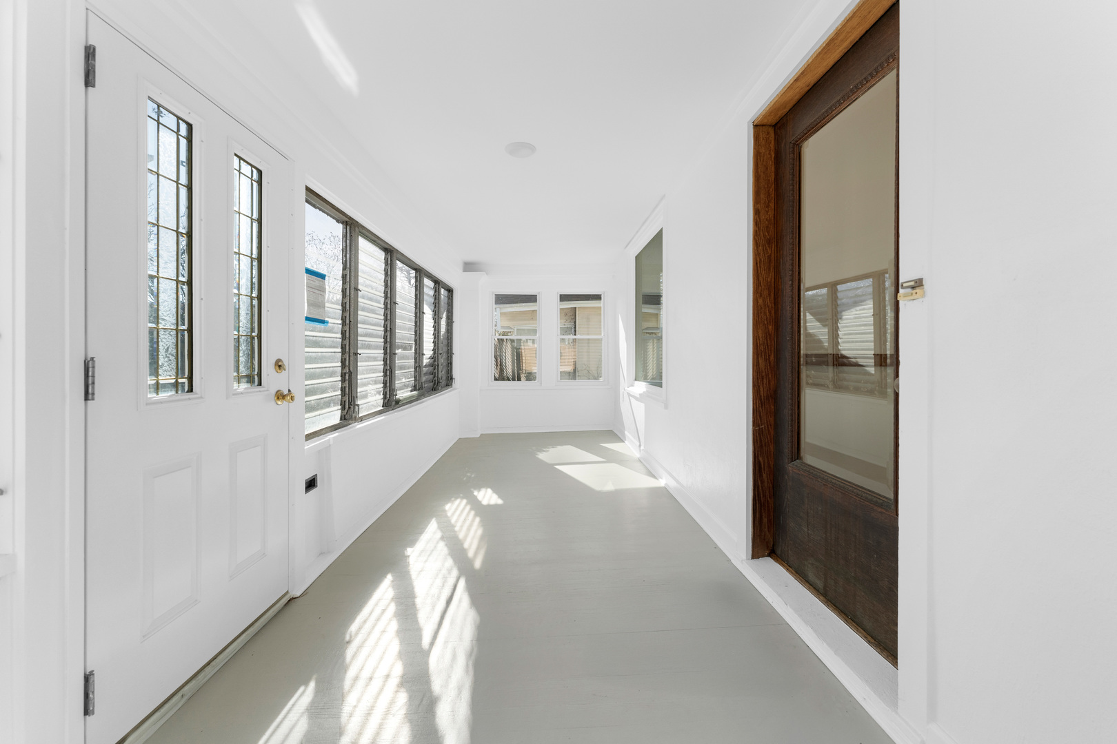 1035 South Ridgeland Avenue Oak Park, IL 60304 - Photo 3 of 33 a view of entryway with interior
