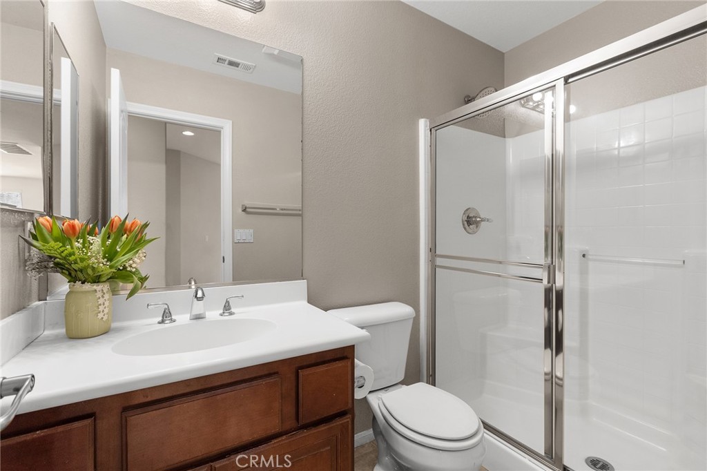 45454 Seagull Way Temecula, CA 92592 - Photo 22 of 62 downstairs bathroom