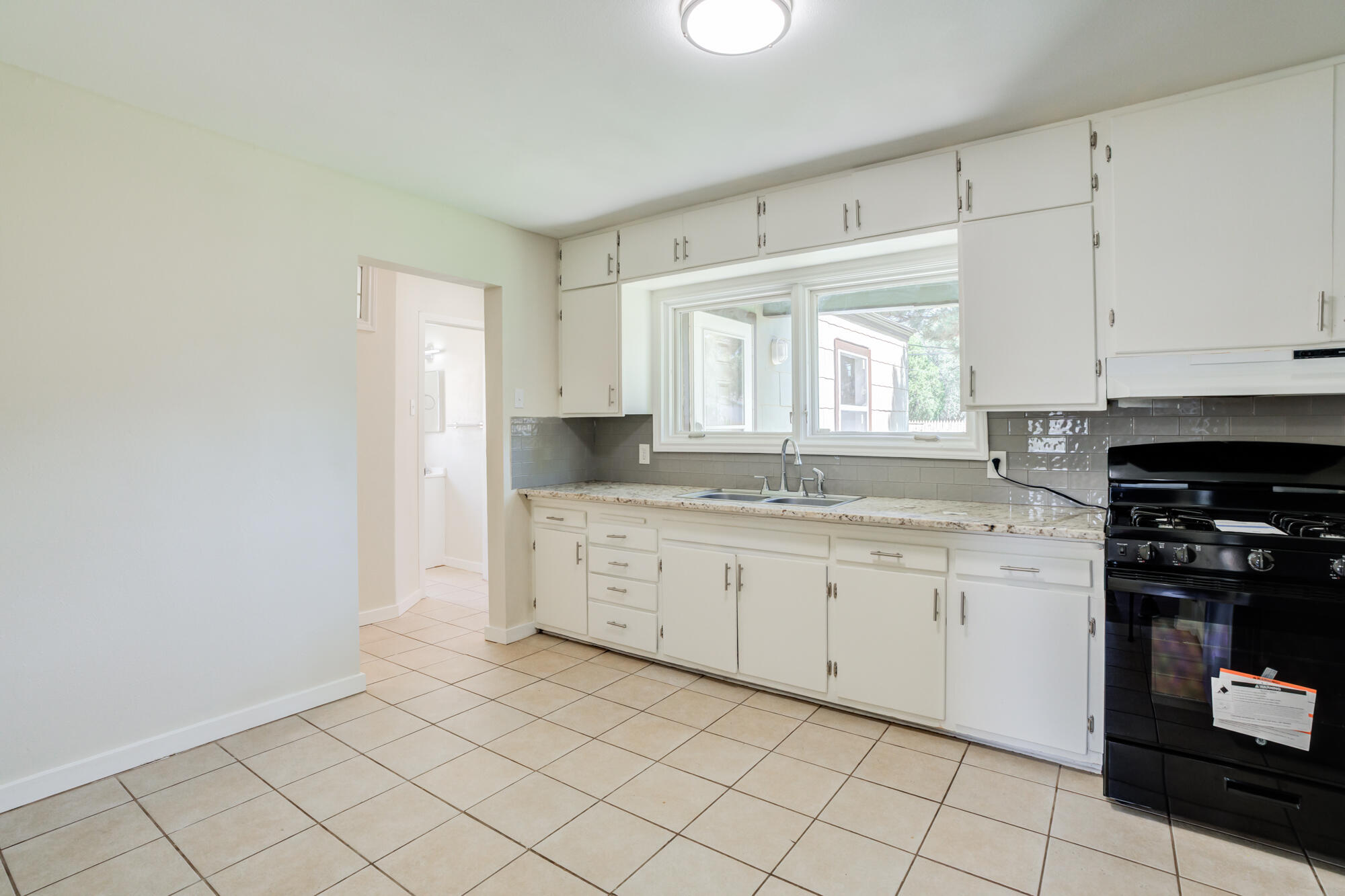 1508 39th Street Lubbock, TX 79412 - Photo 8 of 24 DSC02386_87_88_89_90