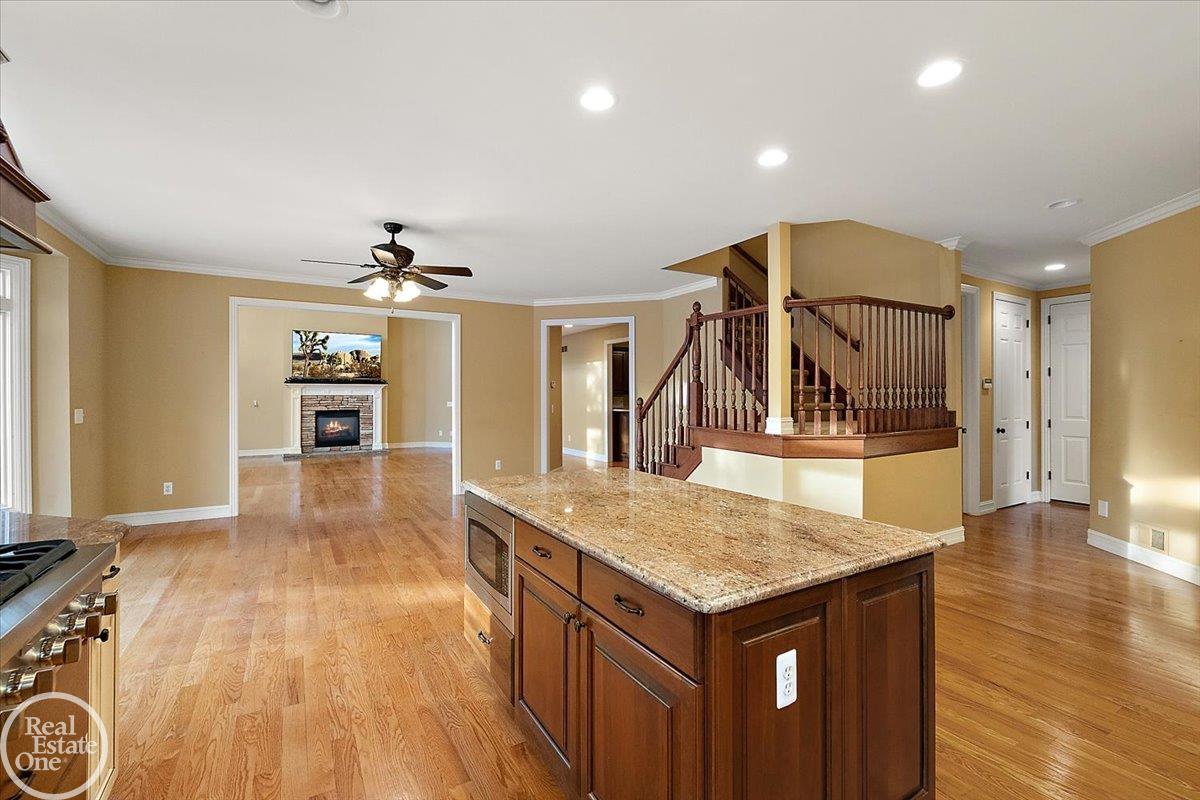 877 Quarry Drive Rochester Hills, MI 48306 - Photo 33 of 86