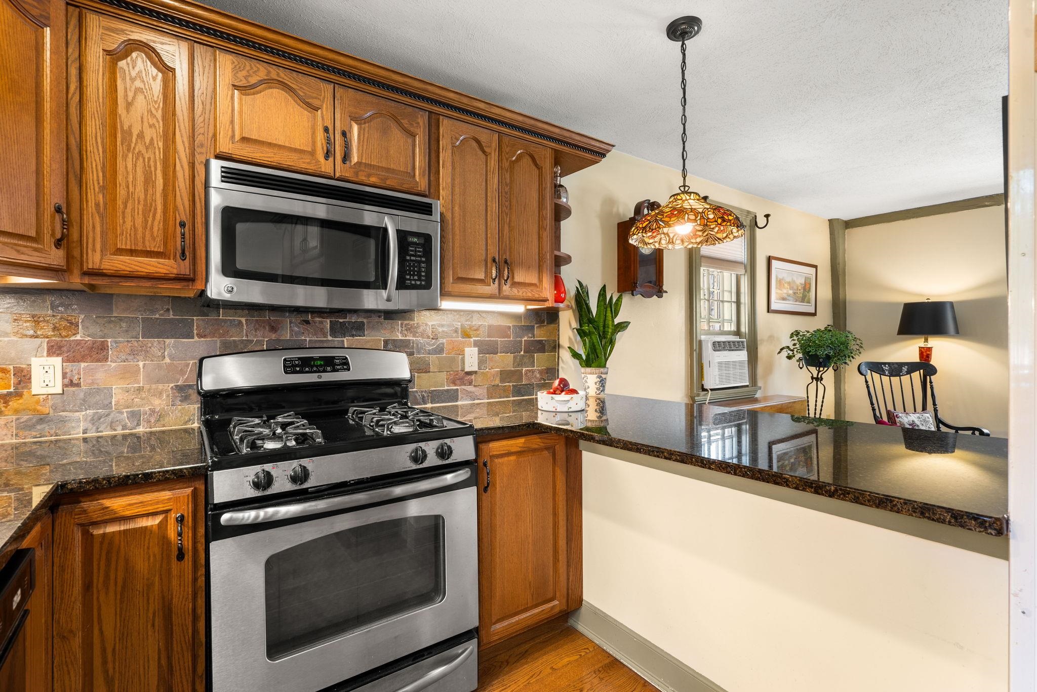 13-2 High Street, Unit 2 Exeter, NH 03833 - Photo 6 of 38