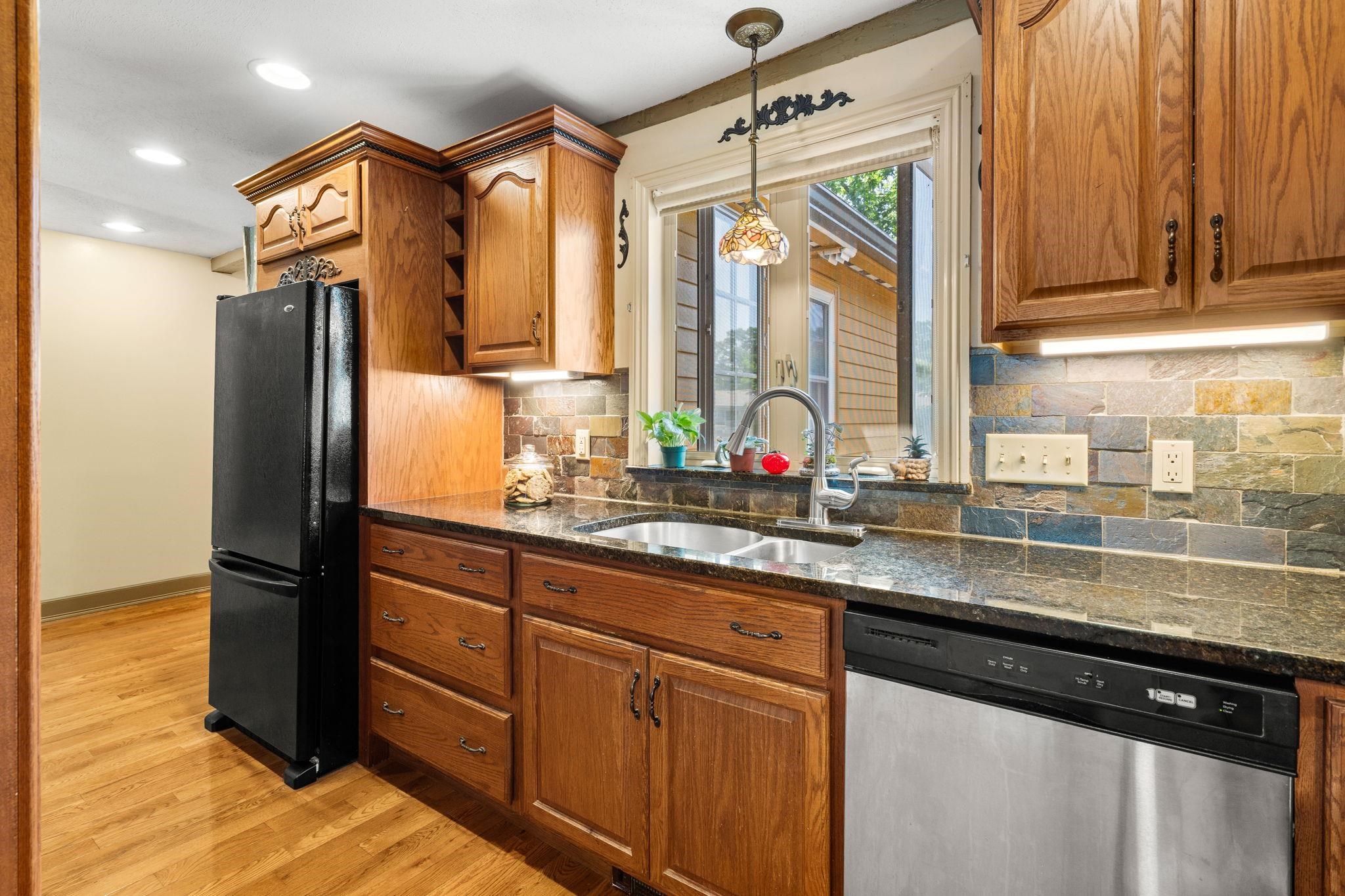 13-2 High Street, Unit 2 Exeter, NH 03833 - Photo 7 of 38