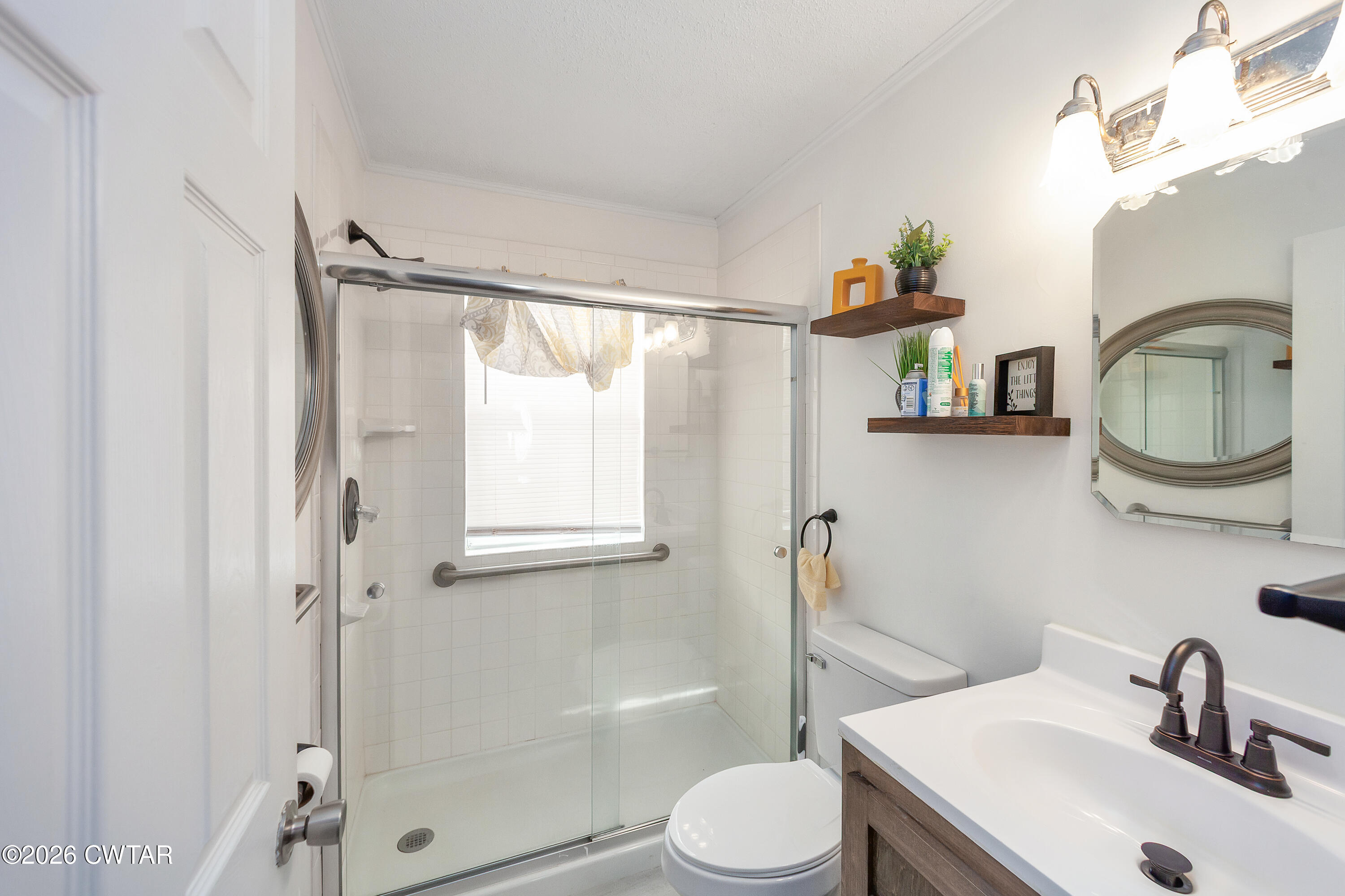 29 Carlos Street Jackson, TN 38301 - Photo 15 of 27 bathroom