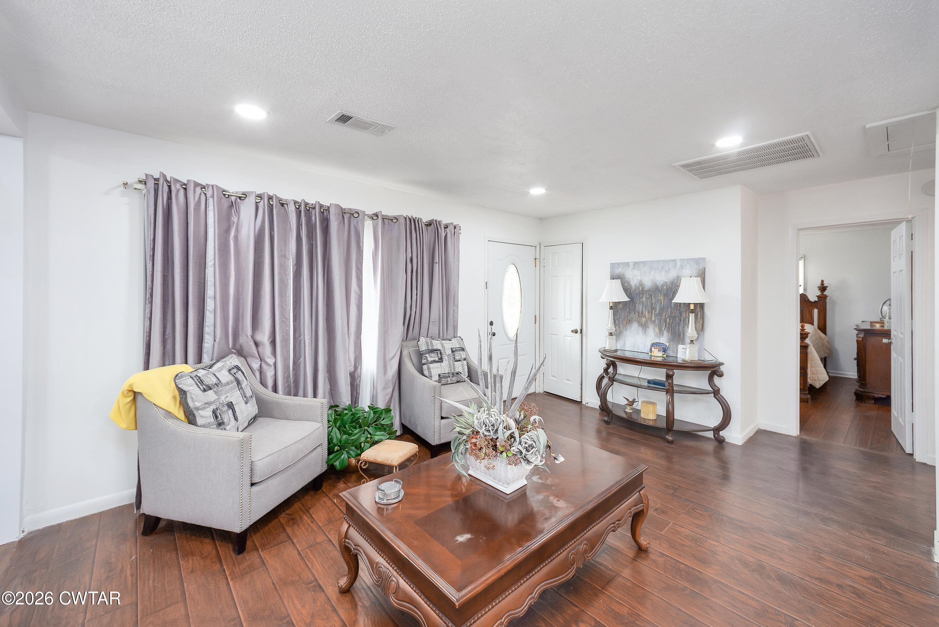 29 Carlos Street Jackson, TN 38301 - Photo 5 of 27 living room 3