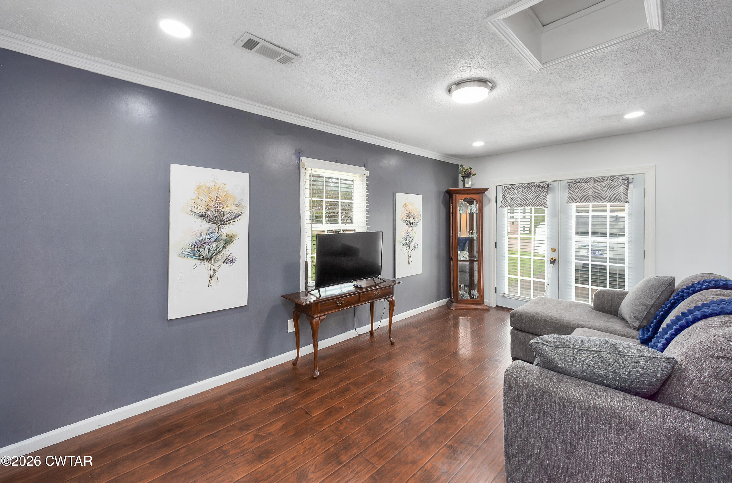 29 Carlos Street Jackson, TN 38301 - Photo 10 of 27 family room