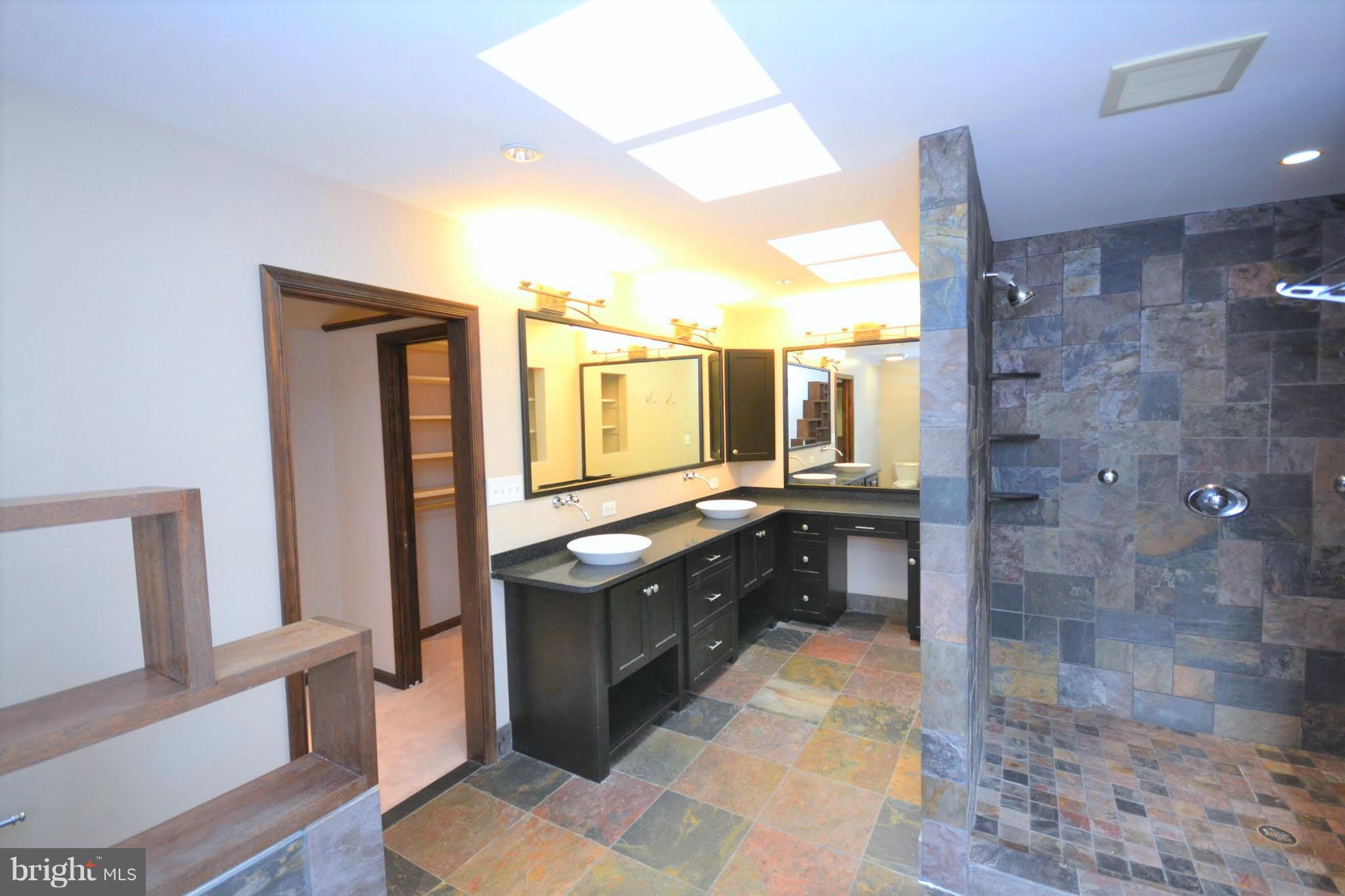 1567 St Margarets Road Annapolis, MD 21409 - Photo 17 of 28 Bath (Master)