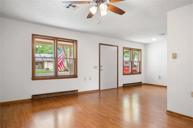 $194,900 | 18867 Sunrise Drive, Belton, MO 64012