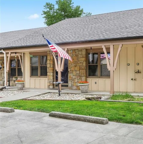 $194,900 | 18867 Sunrise Drive, Belton, MO 64012