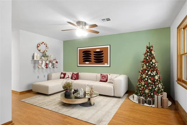 $194,900 | 18867 Sunrise Drive, Belton, MO 64012