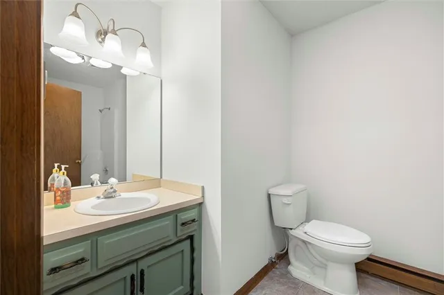 $194,900 | 18867 Sunrise Drive, Belton, MO 64012