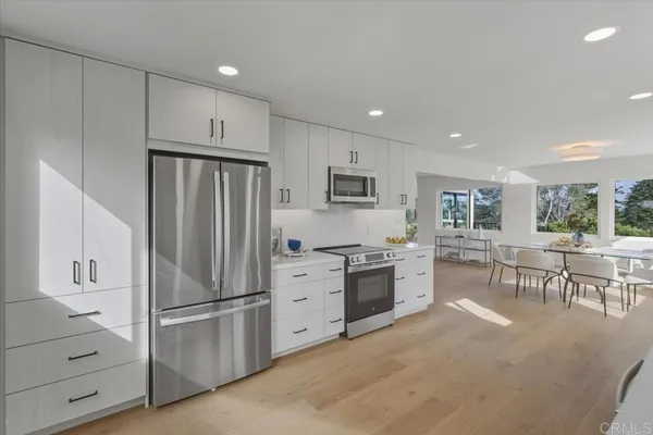 $4,550,000 | 557 Canyon Drive, Solana Beach, CA 92075